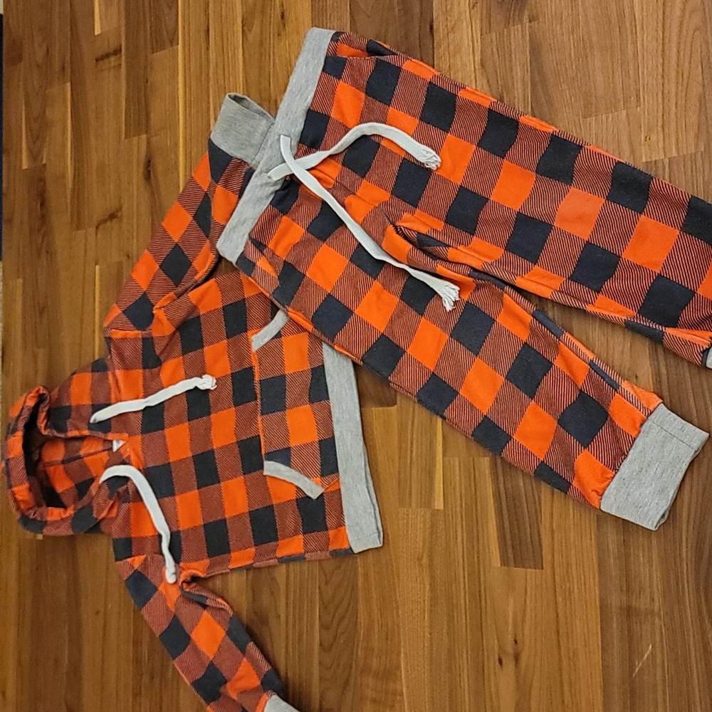 4t/5t Buffalo Plaid jogging Suit